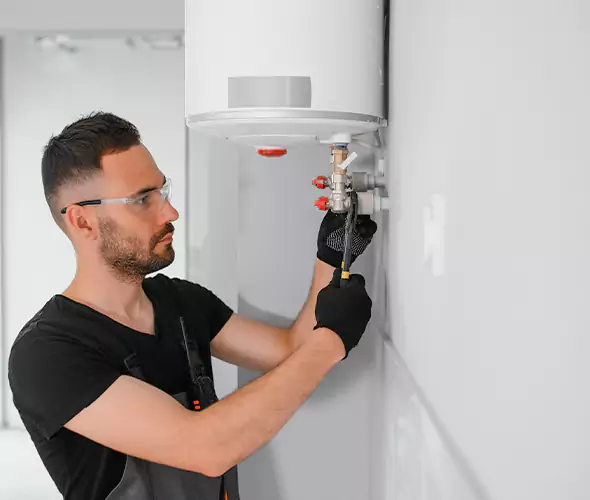 Expert Plumber for Water Heater Expansion Tank Installation in East Patchogue, NY
